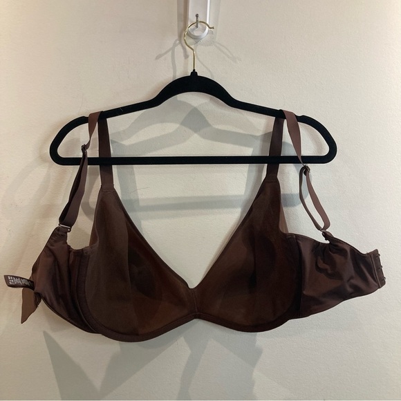 SKIMS  Sz 36DDDD Underwire Adjustable Straps Non Padded Side Support Bra - Picture 4 of 11